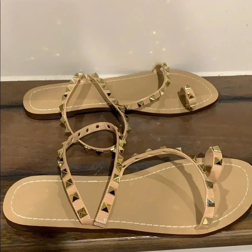 Women’s Studded Strappy Ankle Flat Sandals  9 Wide